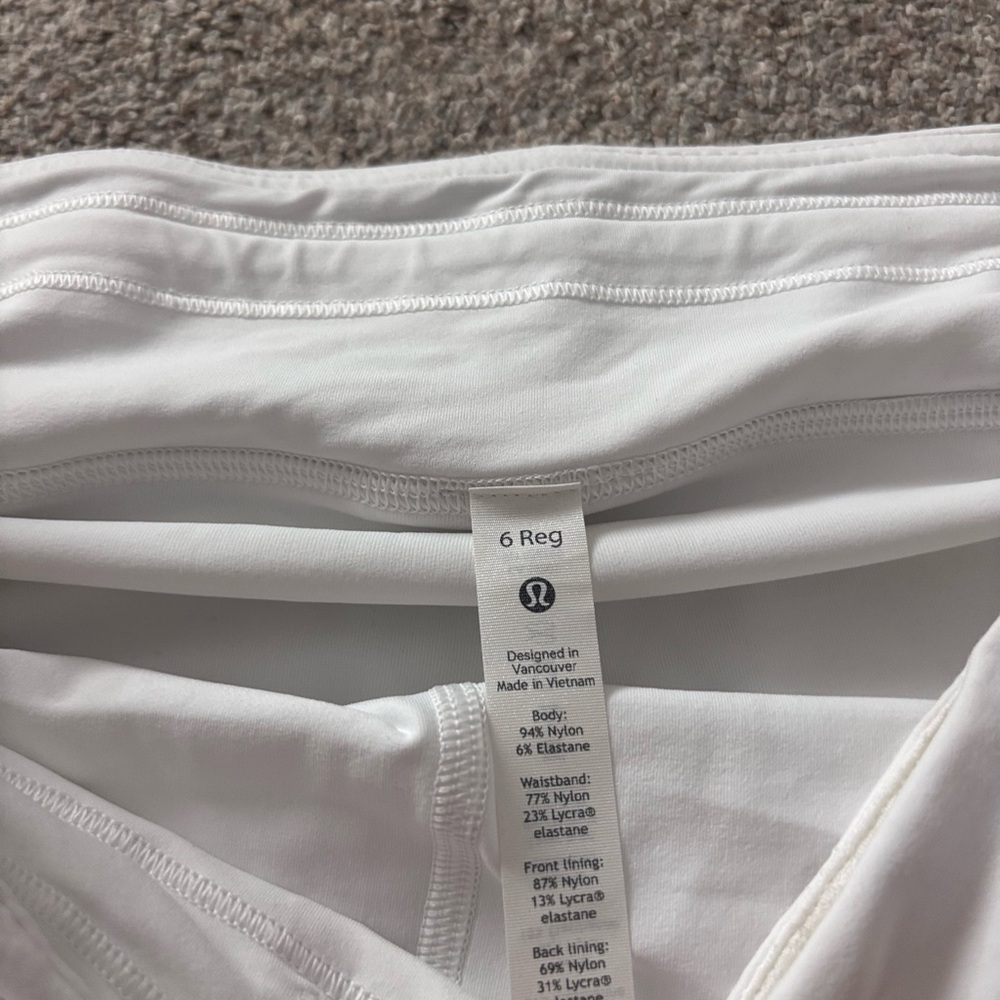 Lululemon White Pace Rival Skirt Size 6 reg.
